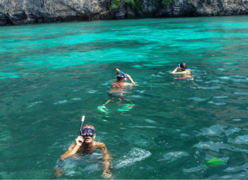 Phi Phi Snorkeling by speedboat