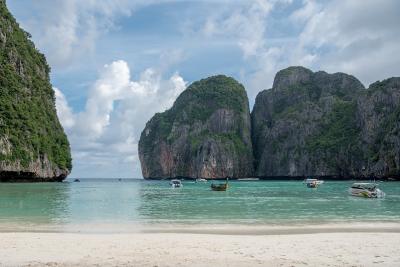 Phi Phi Snorkeling by speedboat