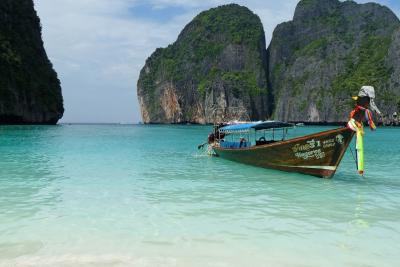 Phi Phi Snorkeling by speedboat